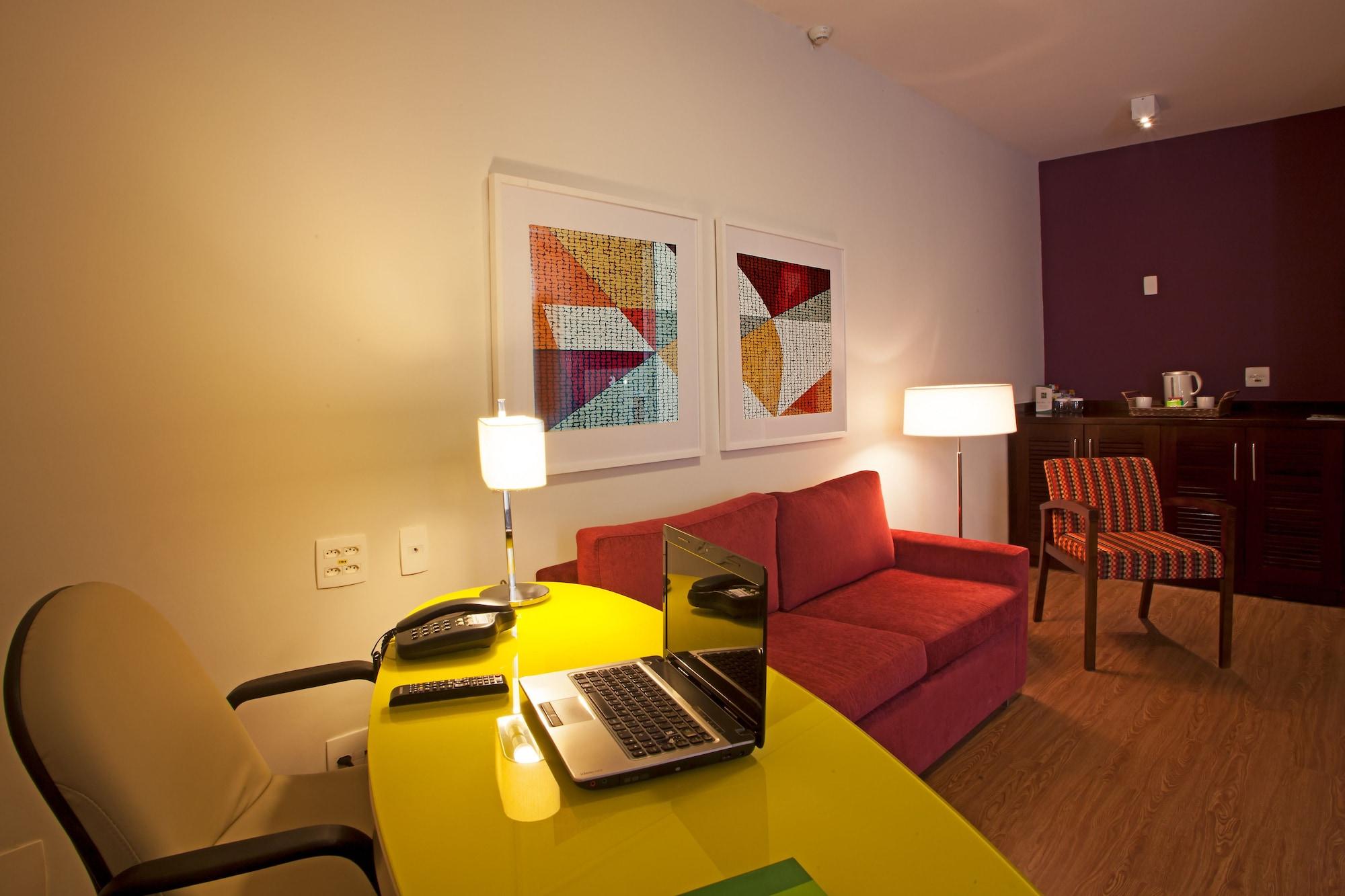 Quality Suites Alphaville Баруері Екстер'єр фото